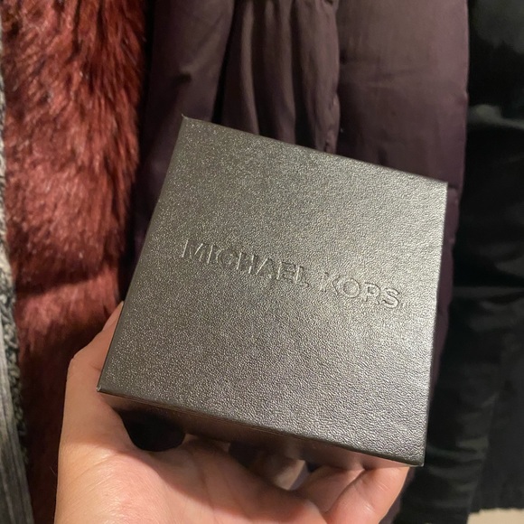 Like new!! In box!! - Picture 5 of 5